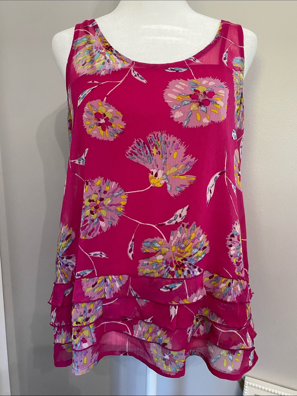 Old Navy Magenta Pink Floral Tiered Ruffle Tank. Size S